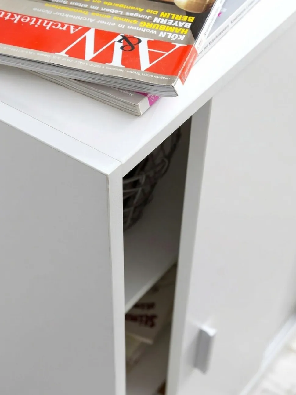 Aktenschrank – Weiß, 60x107,5x28,5 cm, Holz, schmal, Stauraum für Büro & Flur