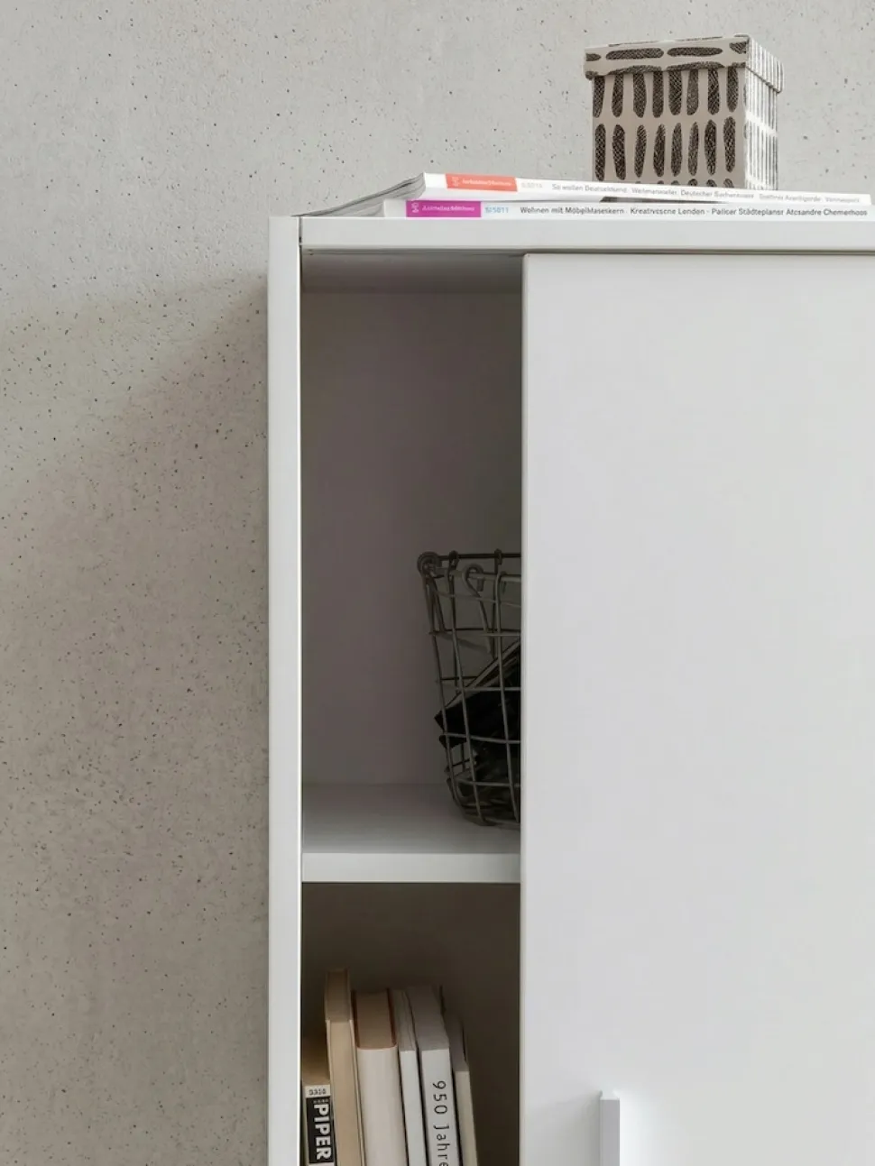 Aktenschrank – Weiß, 60x107,5x28,5 cm, Holz, schmal, Stauraum für Büro & Flur