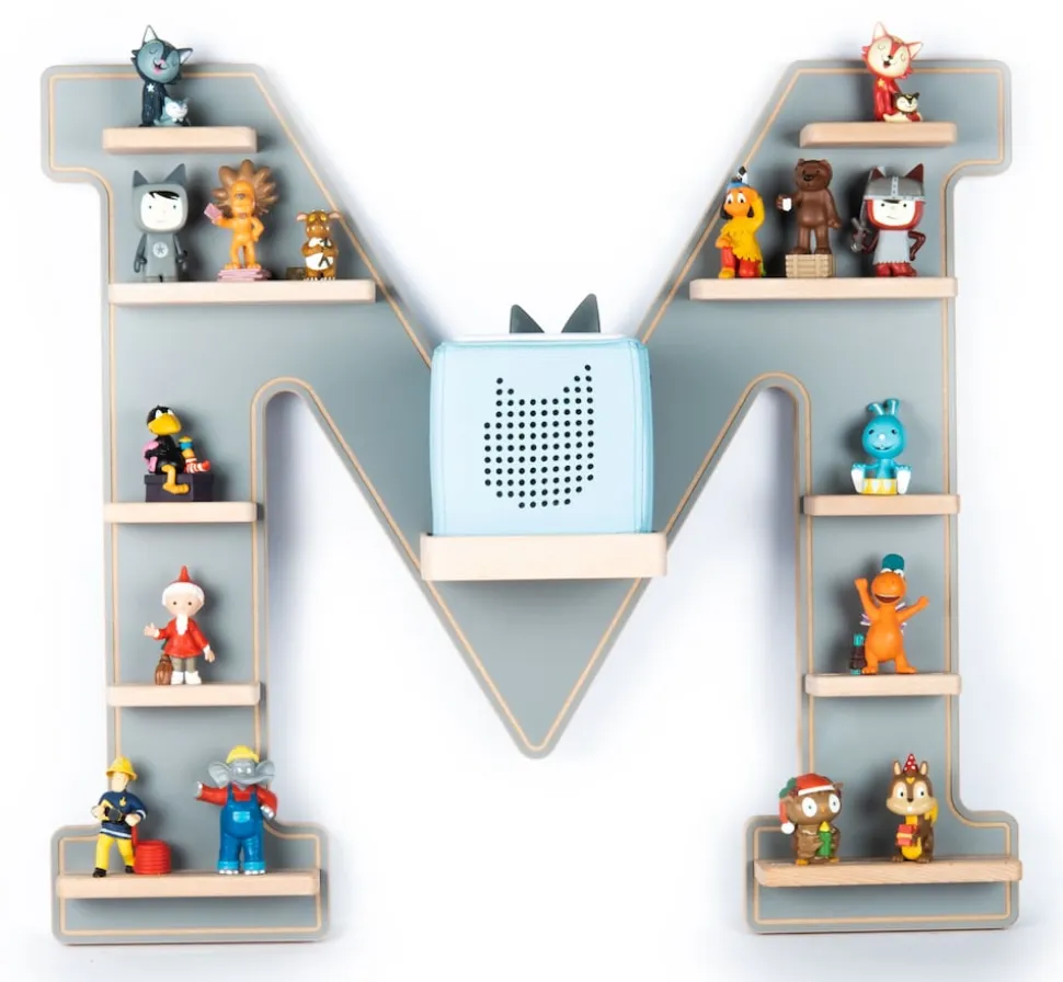 BOARTI Kinderregal Buchstabe M | hängend für Toniebox und Tonie Figuren | platzsparendes Regal | H. 54 x B. 60 x T. 19 | Wandregal für Musikbox Figuren Aufbewahrung Magneteinsätzen | Aufbewahrungsregal Holz