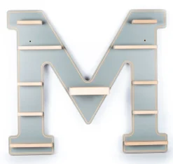 BOARTI Kinderregal Buchstabe M | hängend für Toniebox und Tonie Figuren | platzsparendes Regal | H. 54 x B. 60 x T. 19 | Wandregal für Musikbox Figuren Aufbewahrung Magneteinsätzen | Aufbewahrungsregal Holz