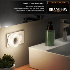 Brandson LED Nachtlicht Nacht & Orientierungslicht mit Steckdose, Helligkeits/Dämmerungssensor, Automatische Ein-/Ausschaltung; Farbwechsel; Nachtlichtfunktion, LED fest integriert, Warmweiß, Grün, Blau, Nachtlampe mit Zwischenstecker & auswählbaren Farben