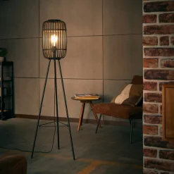 BRILLIANT Woodrow Standleuchte, dreibeinig holz dunkel/schwarz Innenleuchten,Stehleuchten,-Dreibein | 1x A60, E27, 60W, geeignet für Normallampen (nicht enthalten) | Mit Fußschalter