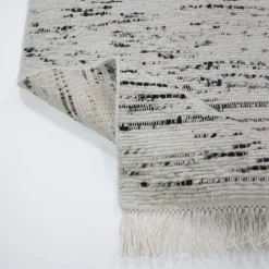 Wollteppich gestreift Monochrom 140 x 200 cm - TIREE | Kadima Design